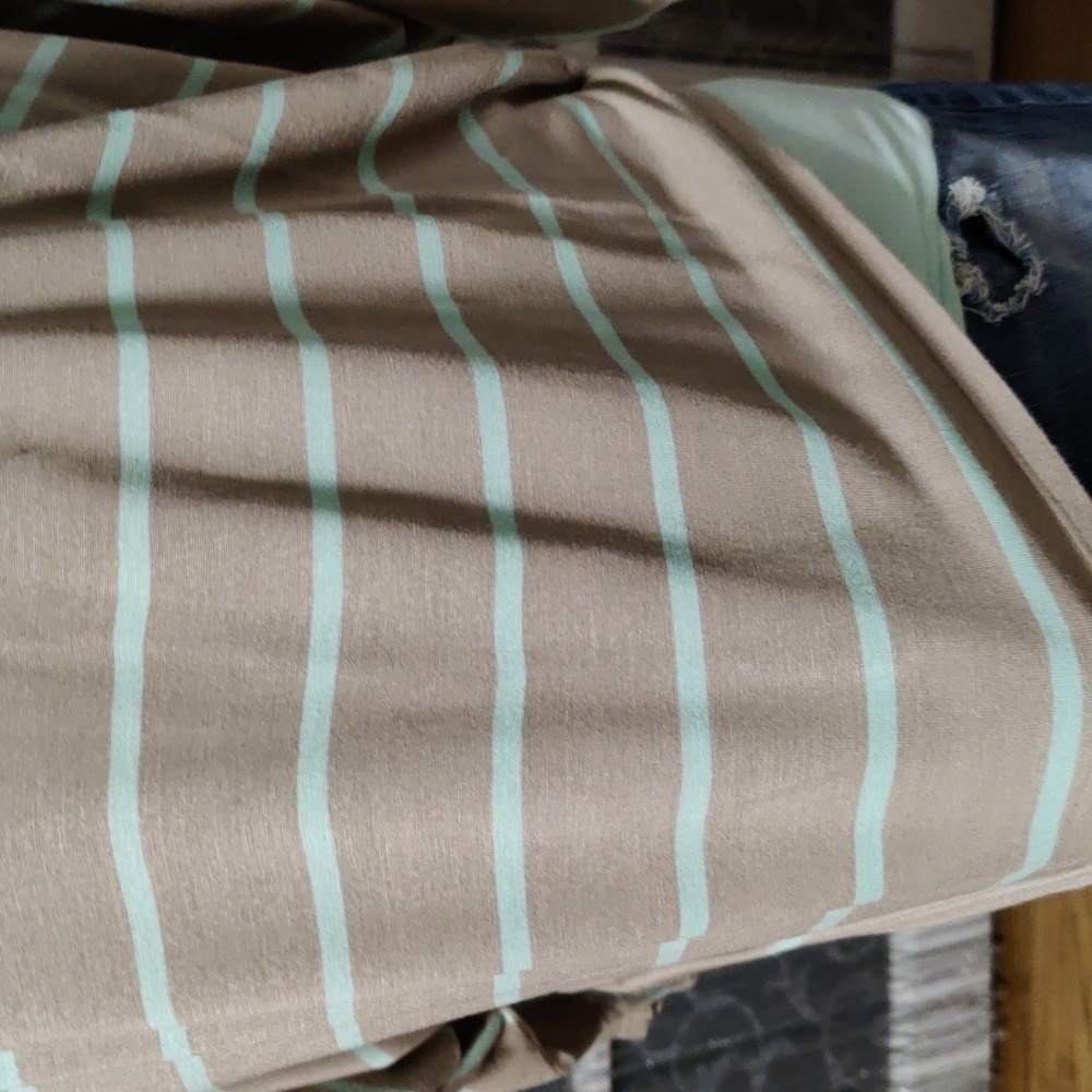 Express Size Medium True To Size Batwing Style Ta… - image 6